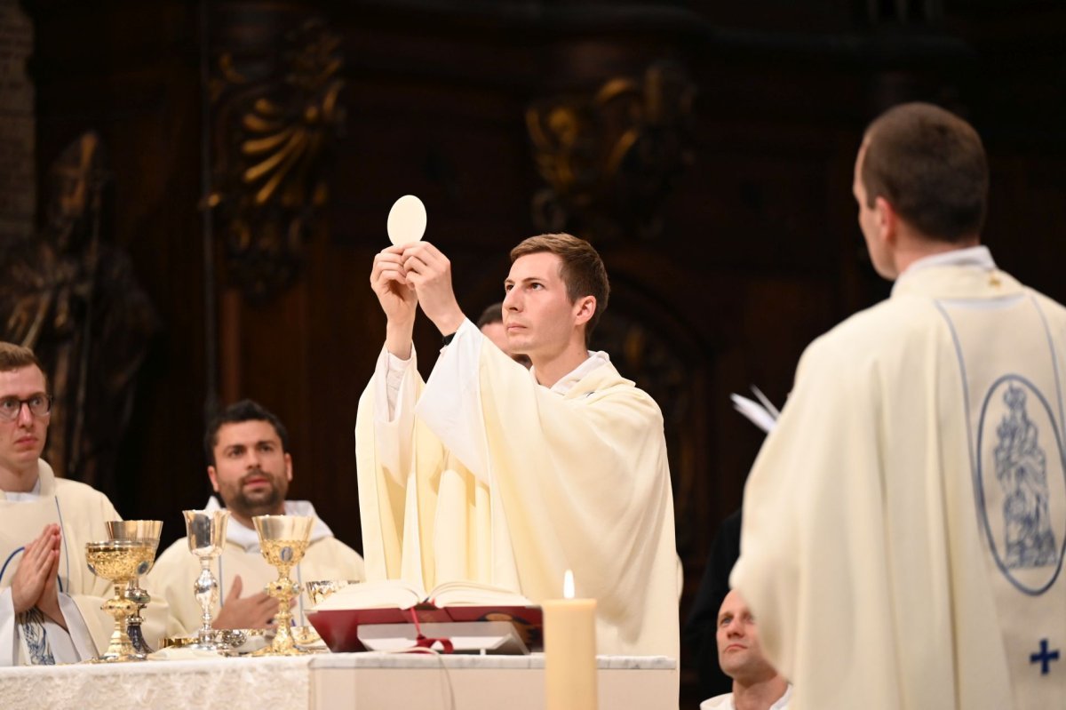 Messe des nouveaux prêtres à Notre-Dame des Victoires. © Marie-Christine Bertin / Diocèse de Paris.