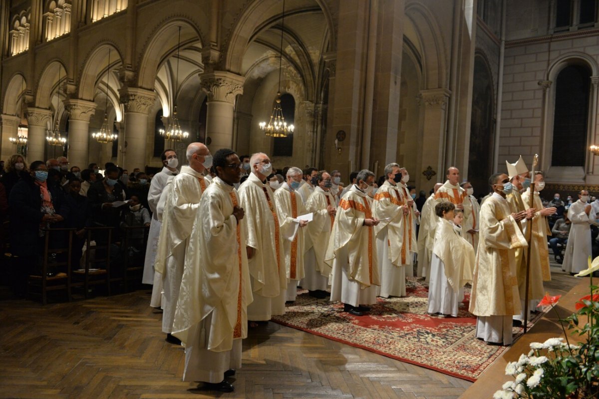 Ordinations diaconales en vue du sacerdoce 2020 à Saint-Ambroise (11e). © Marie-Christine Bertin / Diocèse de Paris.