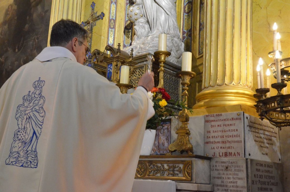 Anniversaire de la sauvegarde de la statue de Notre-Dame des Victoires lors (…). © Michel Pourny.