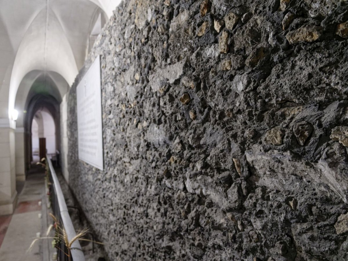 Mur de la prison de la Roquette au Séminaire Saint-Sulpice. © Yannick Boschat / Diocèse de Paris.