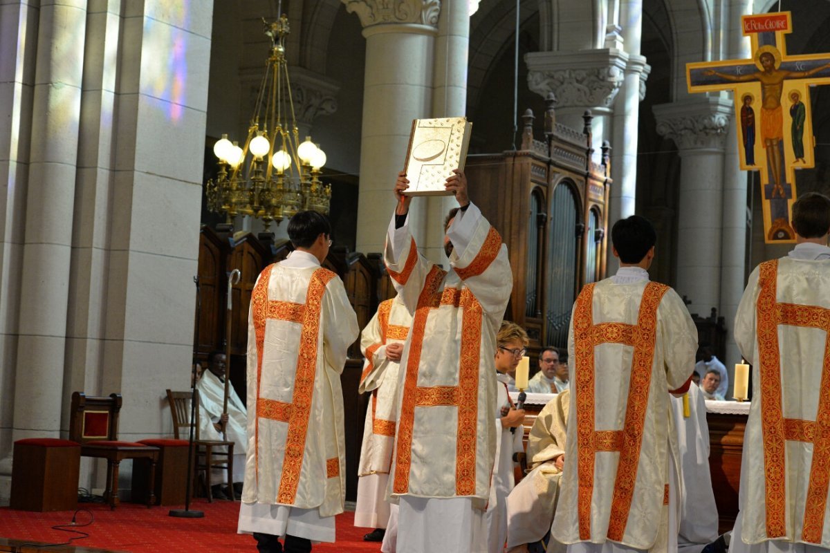 Ordinations diaconales en vue du sacerdoce 2018. © Marie-Christine Bertin / Diocèse de Paris.