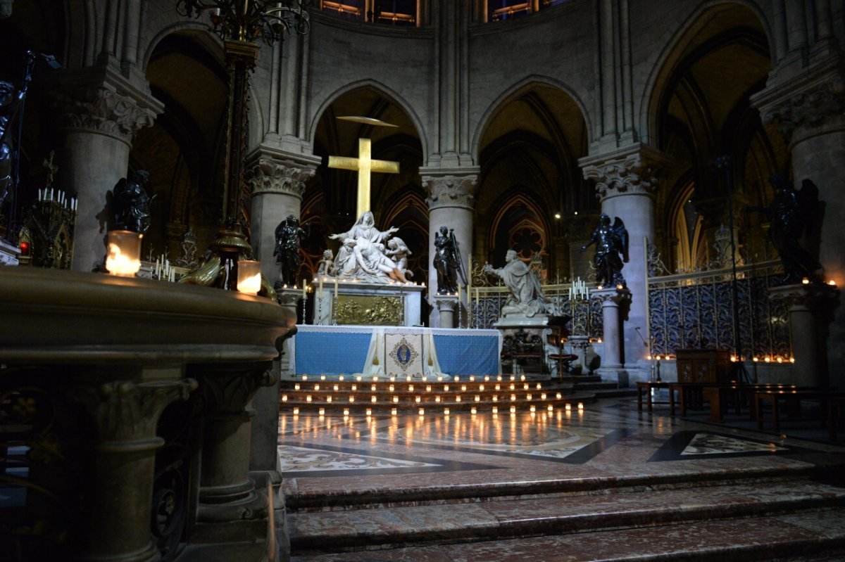 Vêpres de la fête de l'Immaculée Conception. © Marie-Christine Bertin / Diocèse de Paris.