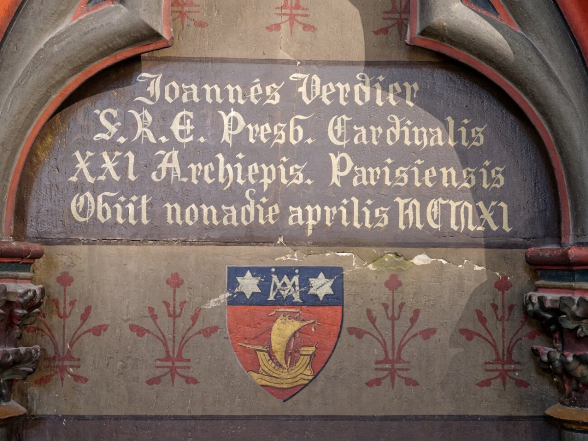 Blason à Notre-Dame de Paris. © Yannick Boschat / Diocèse de Paris.