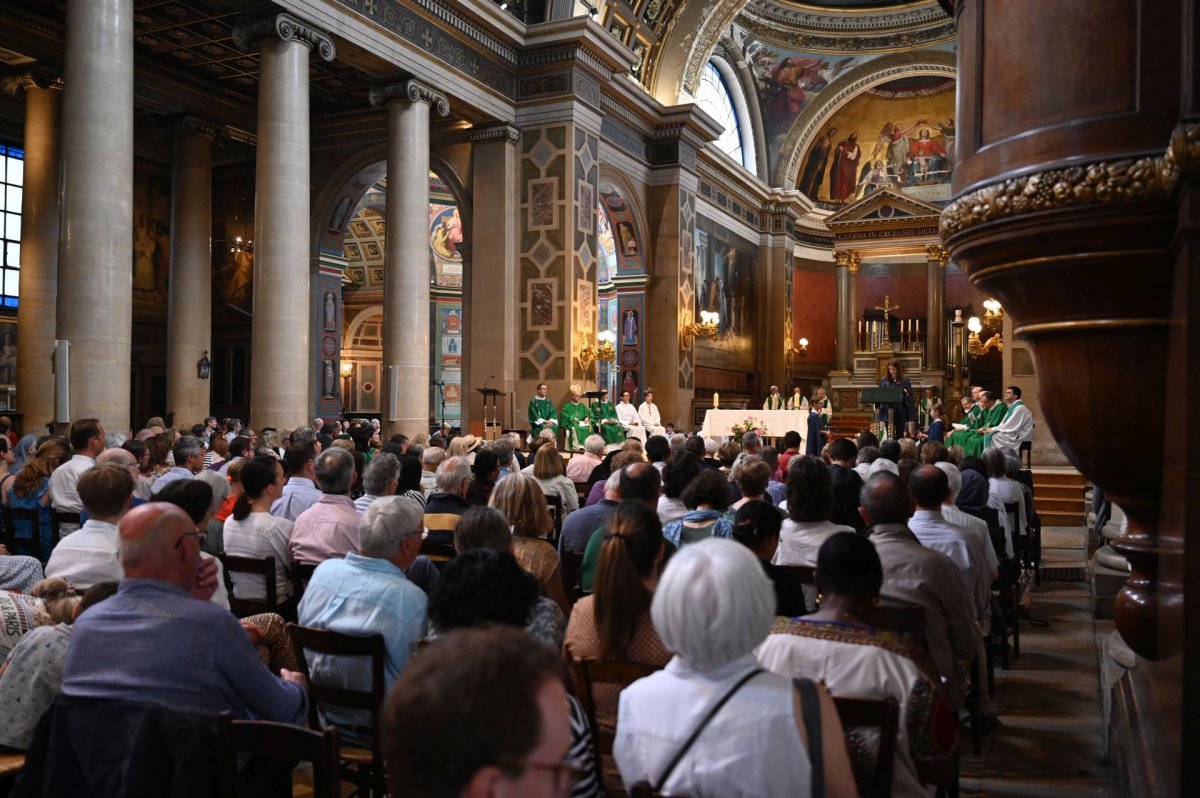 Messe d'action de grâce pour le ministère de Mgr Thibault Verny à Paris. © Marie-Christine Bertin / Diocèse de Paris.