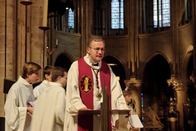 Mgr Jean Laverton vicaire épiscopal pour le catéchuménat. 