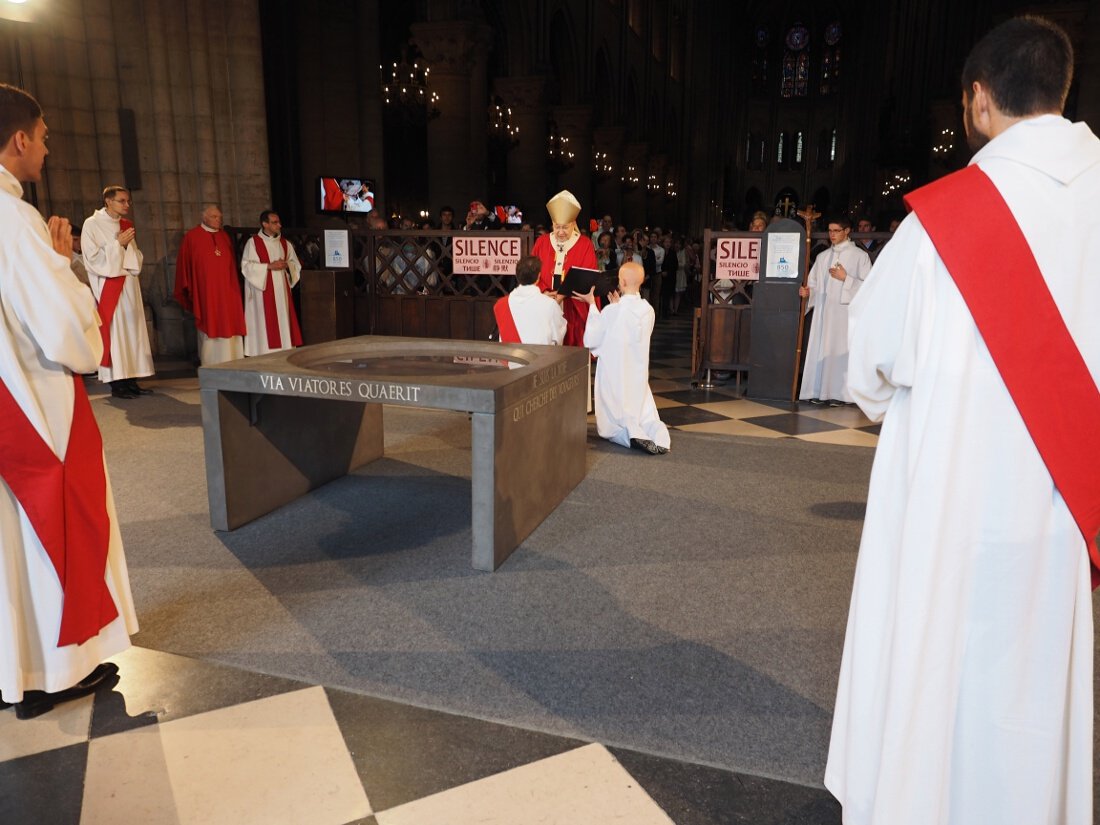 Promesse des ordinands. © Yannick Boschat / Diocèse de Paris.