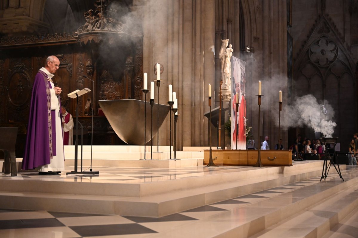 Prière des vêpres. © Marie-Christine Bertin / Diocèse de Paris.