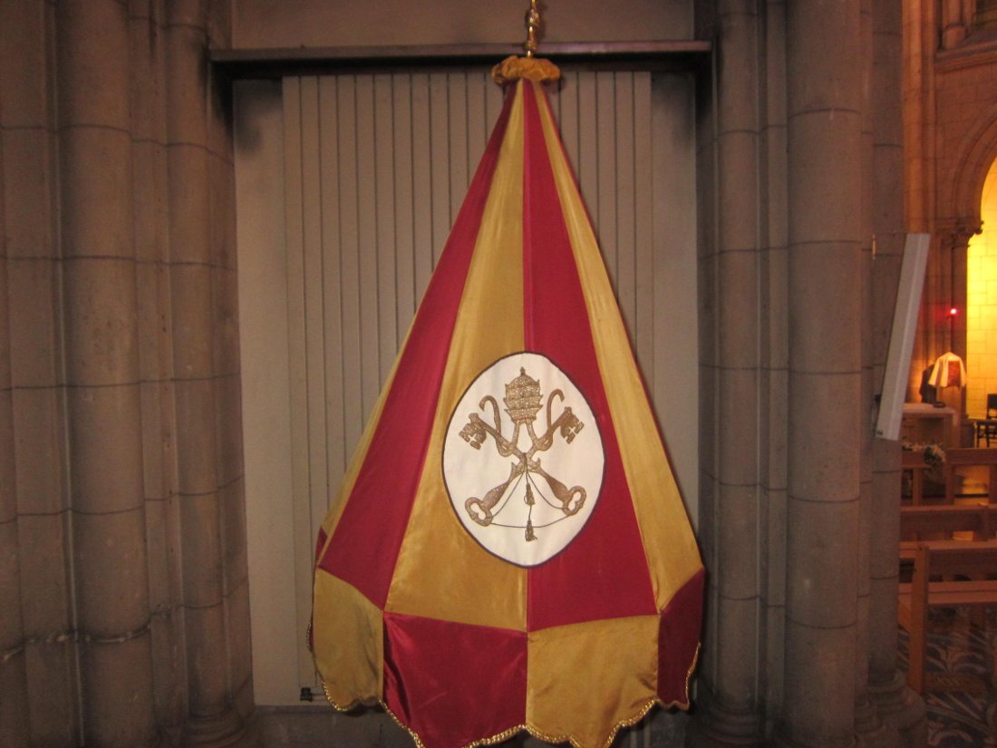 Ombrellino de Notre-Dame du Perpétuel Secours. © Notre-Dame du Perpétuel Secours.