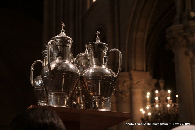 Consécration du Saint Chrême. © Armelle de Brichambaut.