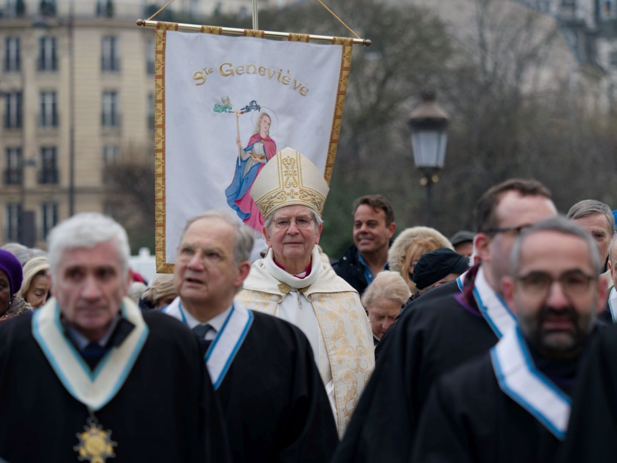 Neuvaine de sainte Geneviève 2025 : messe et procession. © Yannick Boschat / Diocèse de Paris.