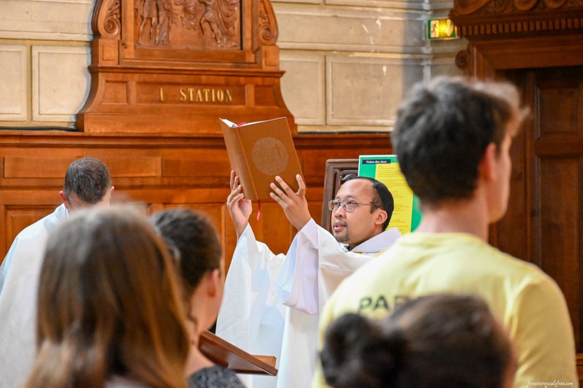 Frat'zone Holy Games à la Fondation Eugène Napoléon. © François-Régis Salefran.