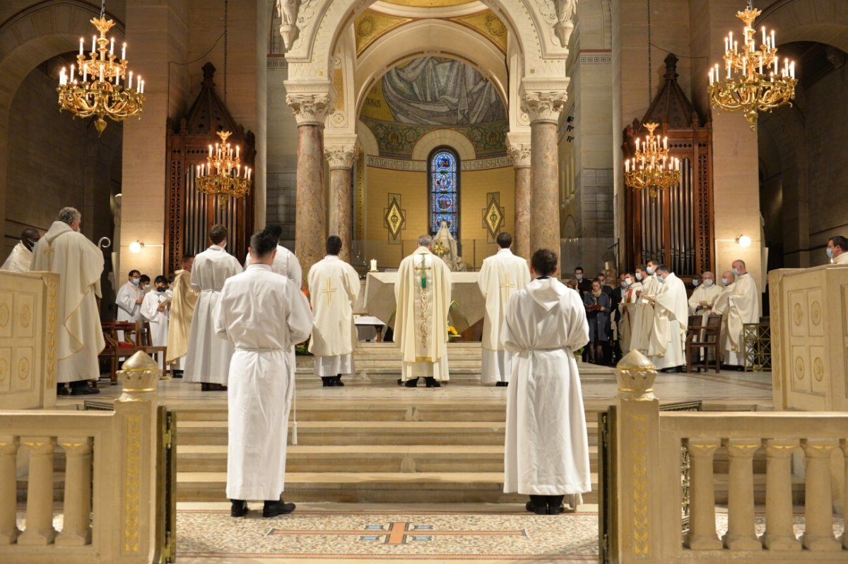 Ordinations diaconales en vue du sacerdoce 2020 à Saint-Pierre de Montrouge (…). © Marie-Christine Bertin / Diocèse de Paris.