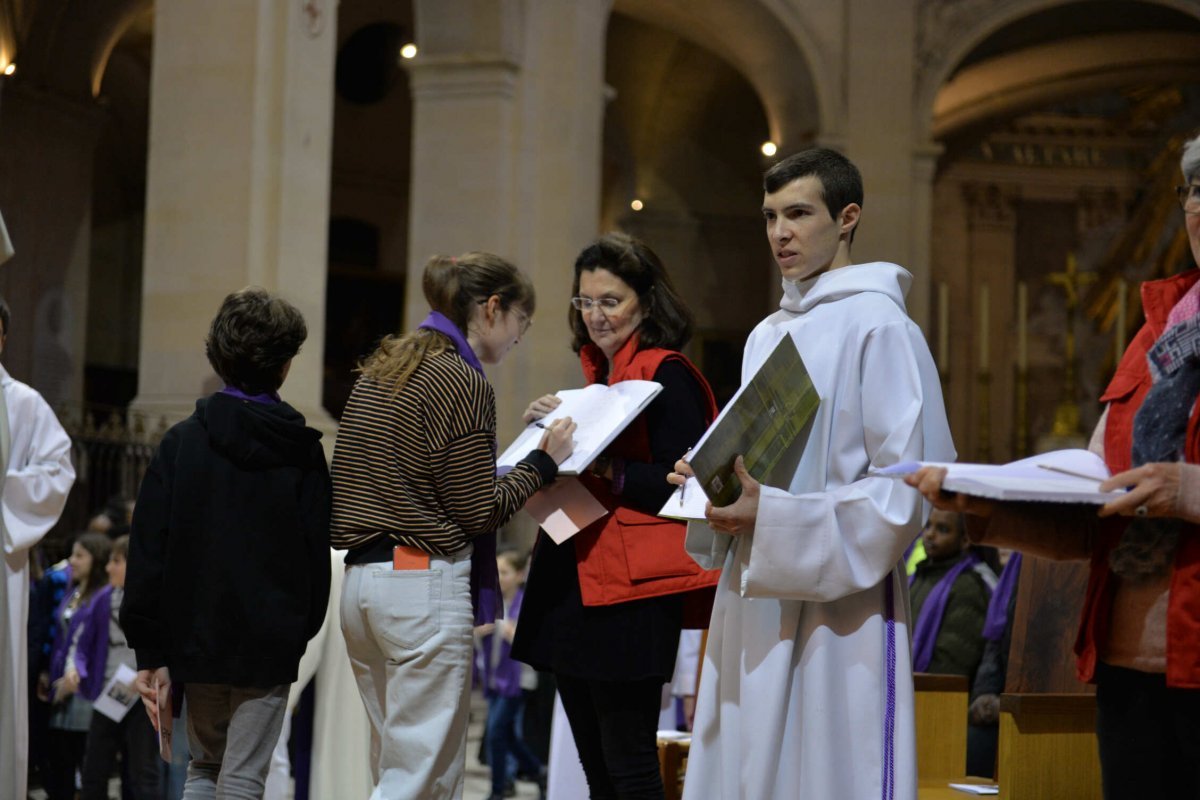 Appel décisif des jeunes catéchumènes en 2020. © Marie-Christine Bertin / Diocèse de Paris.