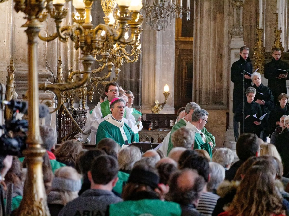 Rassemblement diocésain pour la 2e Journée Mondiale des Pauvres à Saint-Eustache. © Yannick Boschat / Diocèse de Paris.