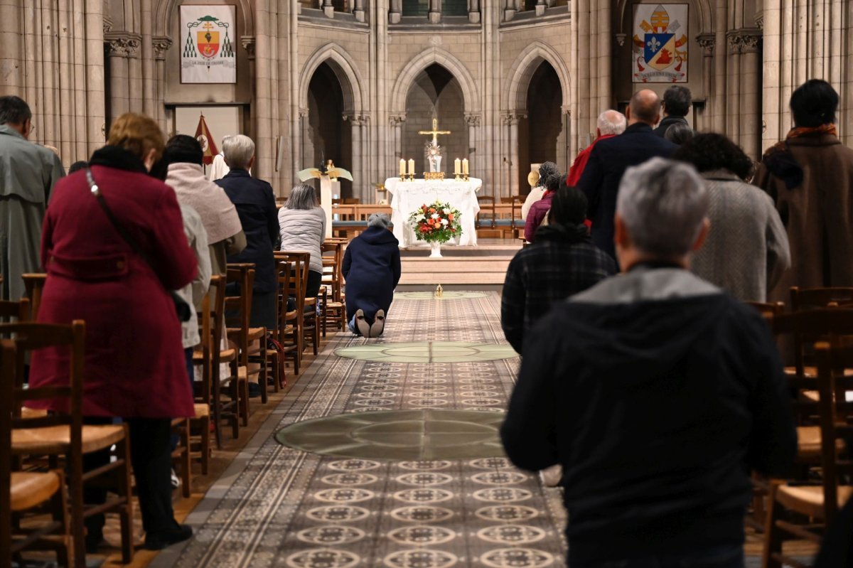 Veillée de l'espérance à la basilique Notre-Dame du Perpétuel Secours. © Marie-Christine Bertin / Diocèse de Paris.