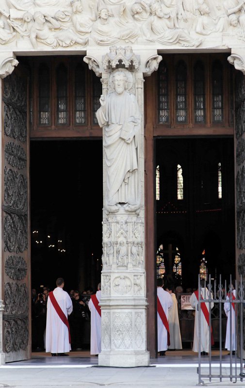 Ordinations sacerdotales 2012 à Notre-Dame de Paris. © Yannick Boschat / Diocèse de Paris.