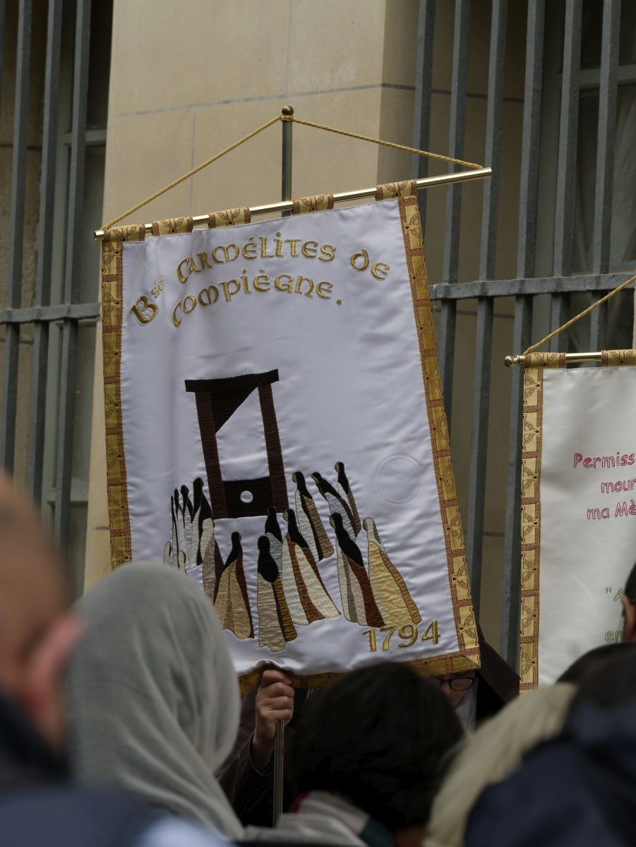 Canonisation des 16 Carmélites de Compiègne : Procession et chemin de croix. © Yannick Boschat / Diocèse de Paris.
