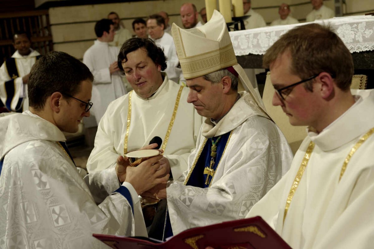 Ordinations pour la Compagnie de Jésus. © Trung Hieu Do / Diocèse de Paris.