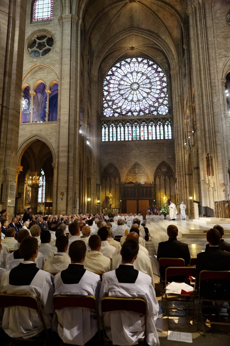 Remerciements de Mgr Antoine de Romanet. © Yannick Boschat / Diocèse de Paris.