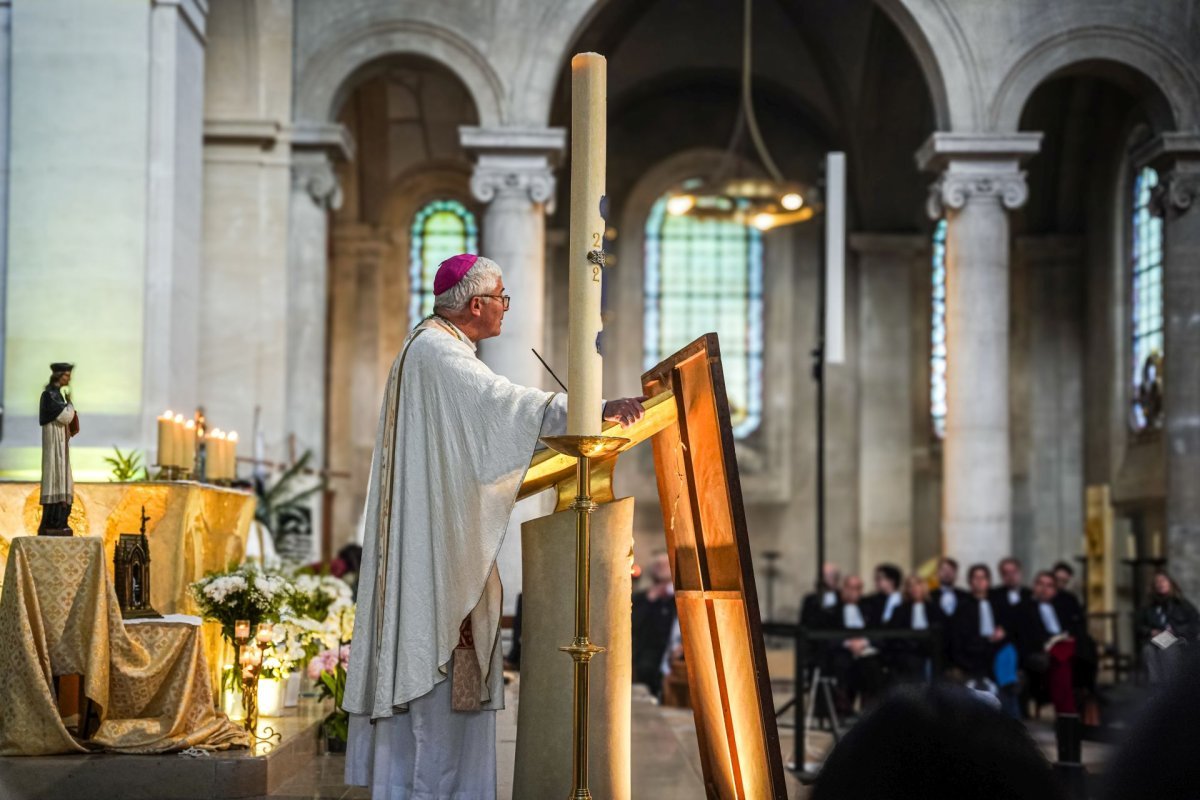 Procession de la Saint-Yves avec la mission bretonne et les juristes 2026. © Hanae Nejjari / Diocèse de Paris.