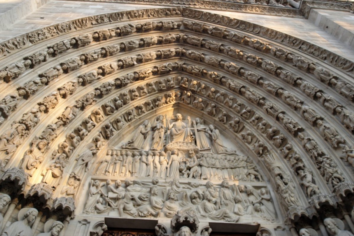 Portail central occidental de Notre-Dame de Paris. © Yannick Boschat.