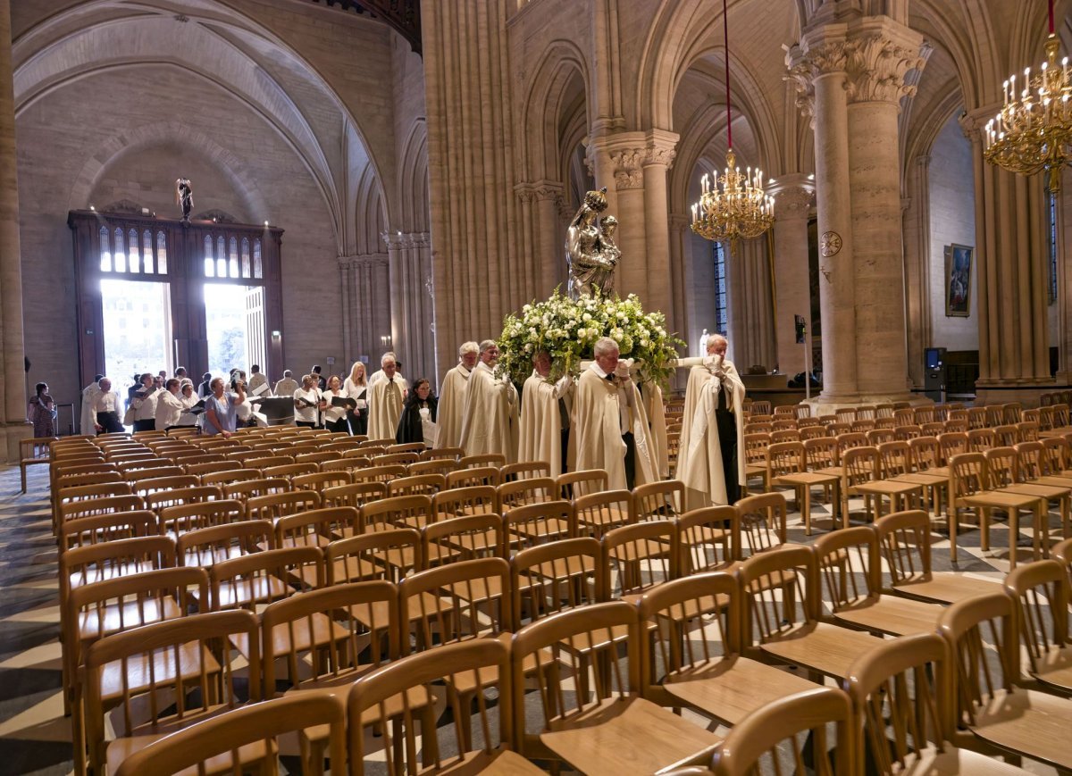 Veille de la fête de l'Assomption à Notre-Dame de Paris 2025. © Yannick Boschat / Diocèse de Paris.