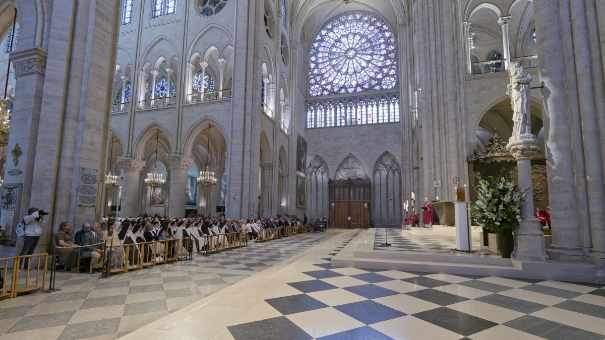 Messe d'action de grâce pour la canonisation des 16 carmélites de Compiègne. © Yannick Boschat / Diocèse de Paris.