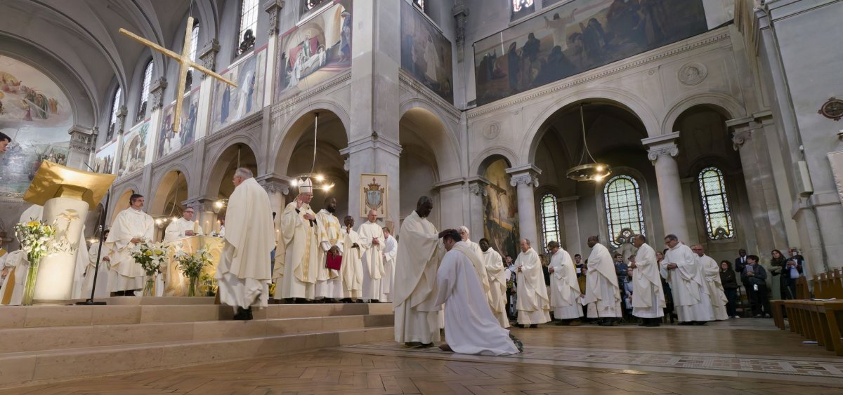 Ordinations pour la Compagnie de Jésus 2025. © Yannick Boschat / Diocèse de Paris.