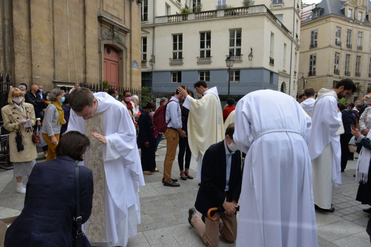 Messe des nouveaux prêtres à Notre-Dame des Victoires 2021. © Marie-Christine Bertin / Diocèse de Paris.