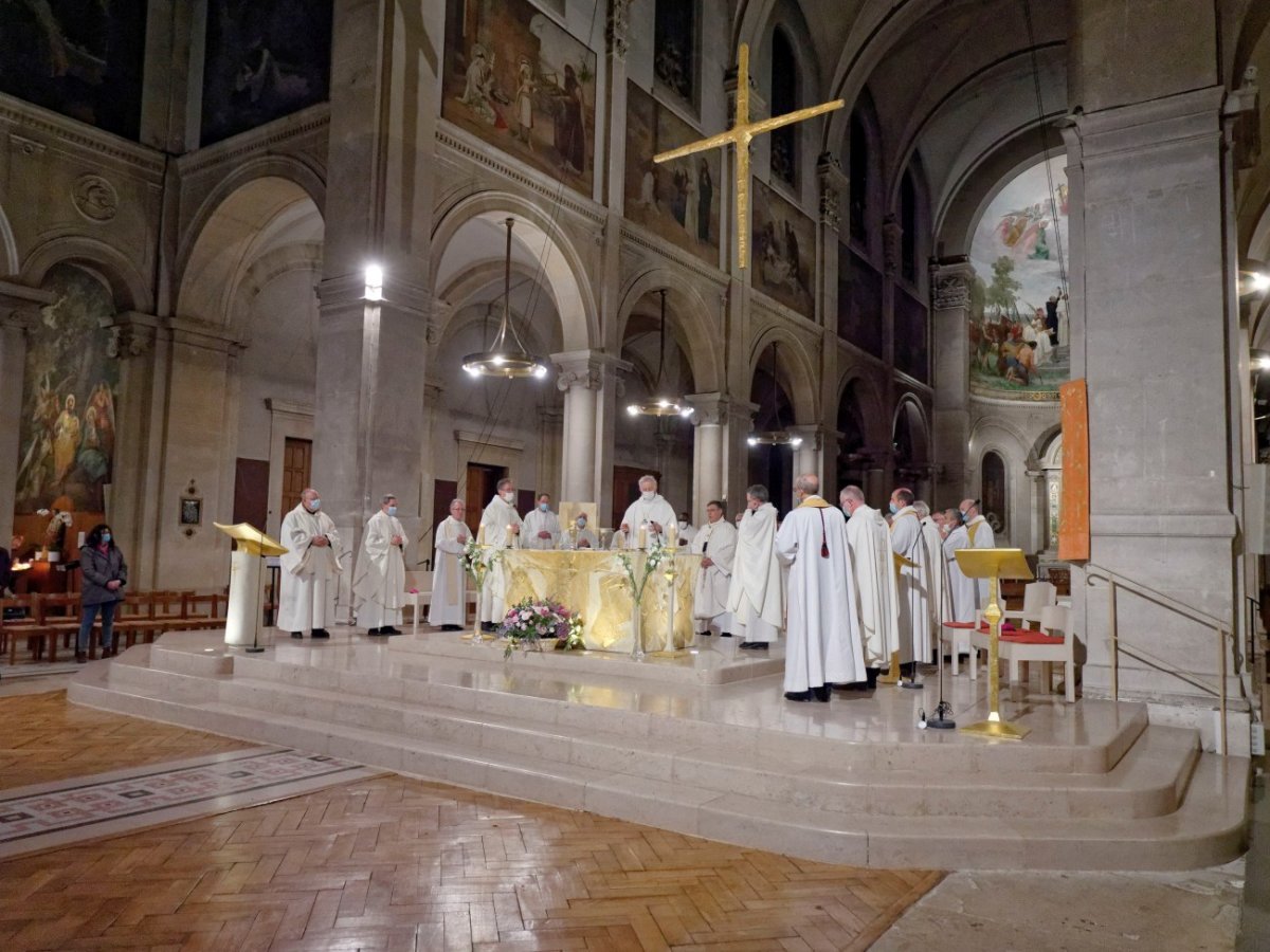 Envoi des baptisés en mission diocésaine. © Yannick Boschat / Diocèse de Paris.