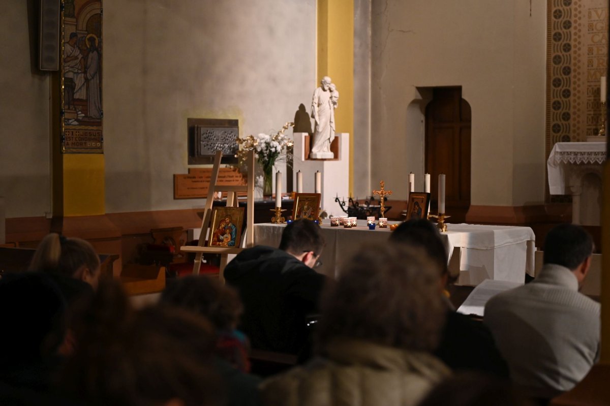 Prière du matin à Saint-Dominique. © Marie-Christine Bertin / Diocèse de Paris.
