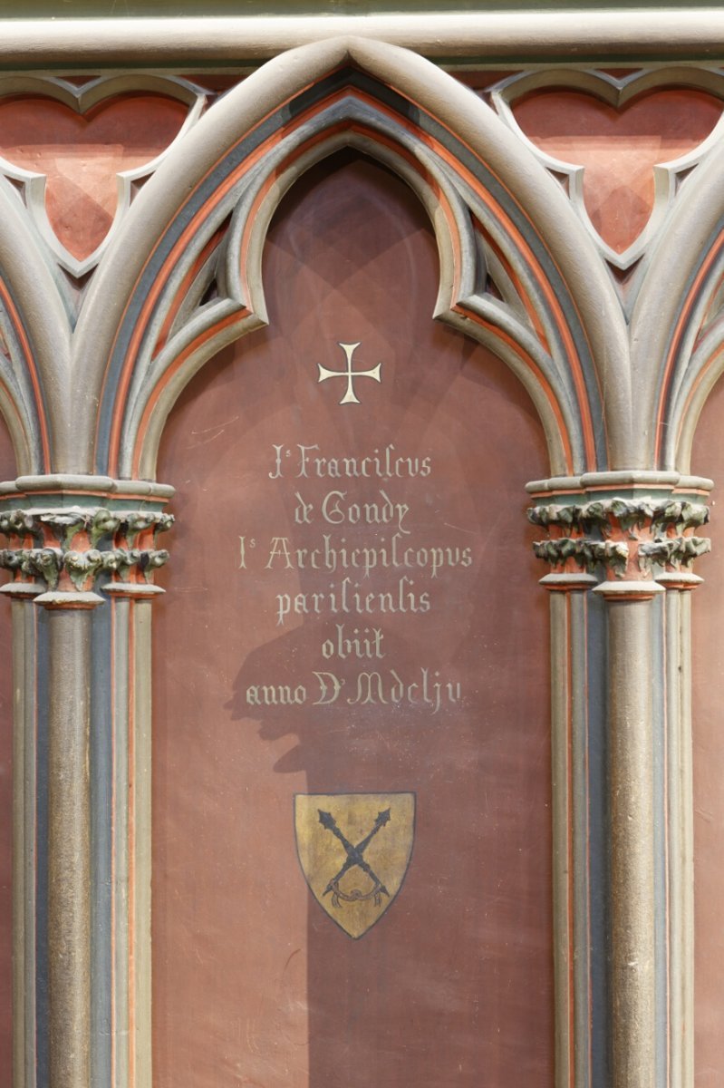 Blason à Notre-Dame de Paris. © Yannick Boschat / Diocèse de Paris.