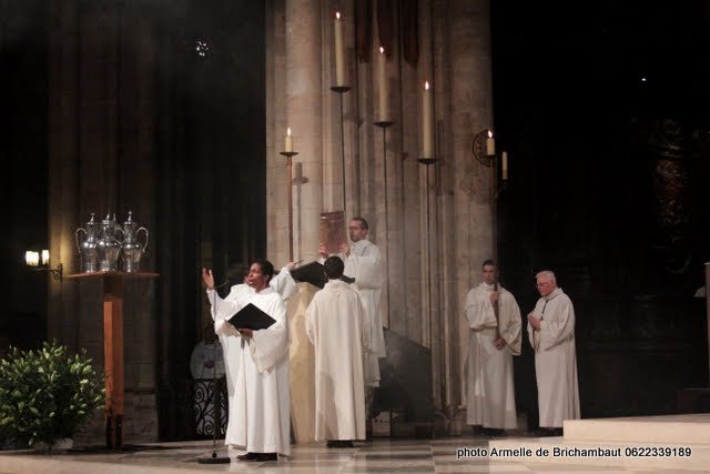 Messe chrismale Notre-Dame de Paris. © Armelle de Brichambaut.