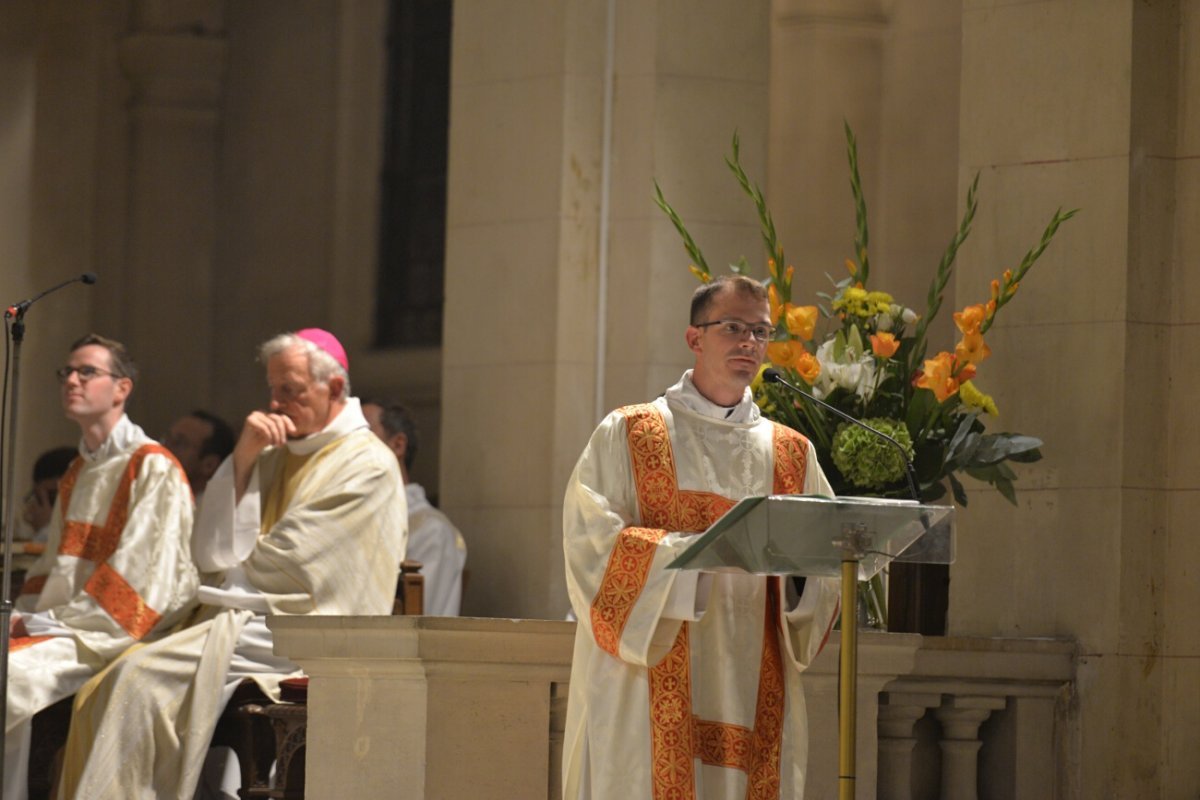 Ordinations diaconales en vue du sacerdoce 2019. Par Mgr Philippe Marsset, évêque auxiliaire de Paris, le 22 septembre 2019 à Saint-Jean-Baptiste de Grenelle. © Marie-Christine Bertin / Diocèse de Paris.