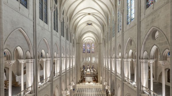 Messe de consécration de l'autel de Notre-Dame de Paris