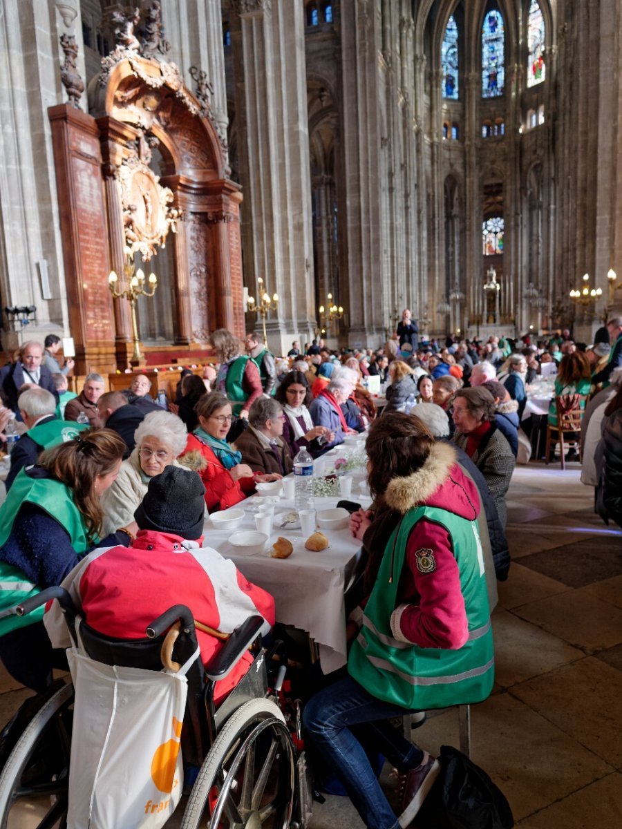 Rassemblement diocésain pour la 2e Journée Mondiale des Pauvres à Saint-Eustache. © Yannick Boschat / Diocèse de Paris.