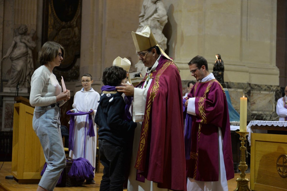 Appel décisif des jeunes catéchumènes en 2020. © Marie-Christine Bertin / Diocèse de Paris.