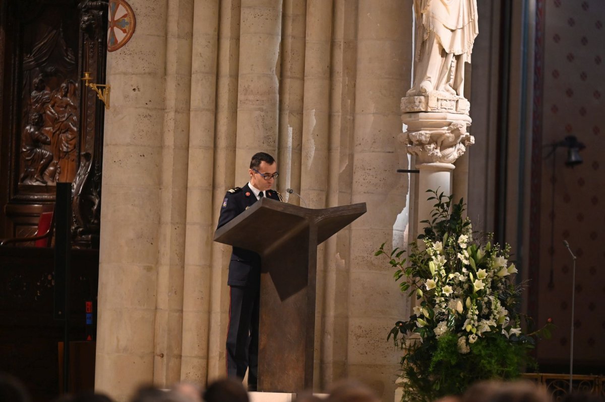 Messe en présence des Pompiers et des Compagnons. © Marie-Christine Bertin / Diocèse de Paris.