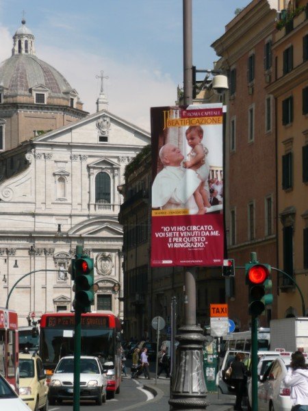 Dès leur arrivée à Rome, les Parisiens ont pu constater que la béatification (…). Photo Denis Metzinger 