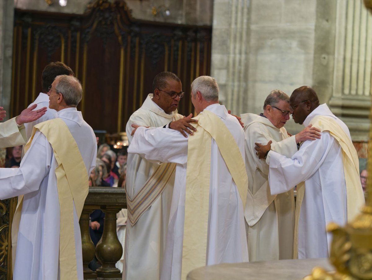 Ordinations des diacres permanents 2024. © Yannick Boschat / Diocèse de Paris.