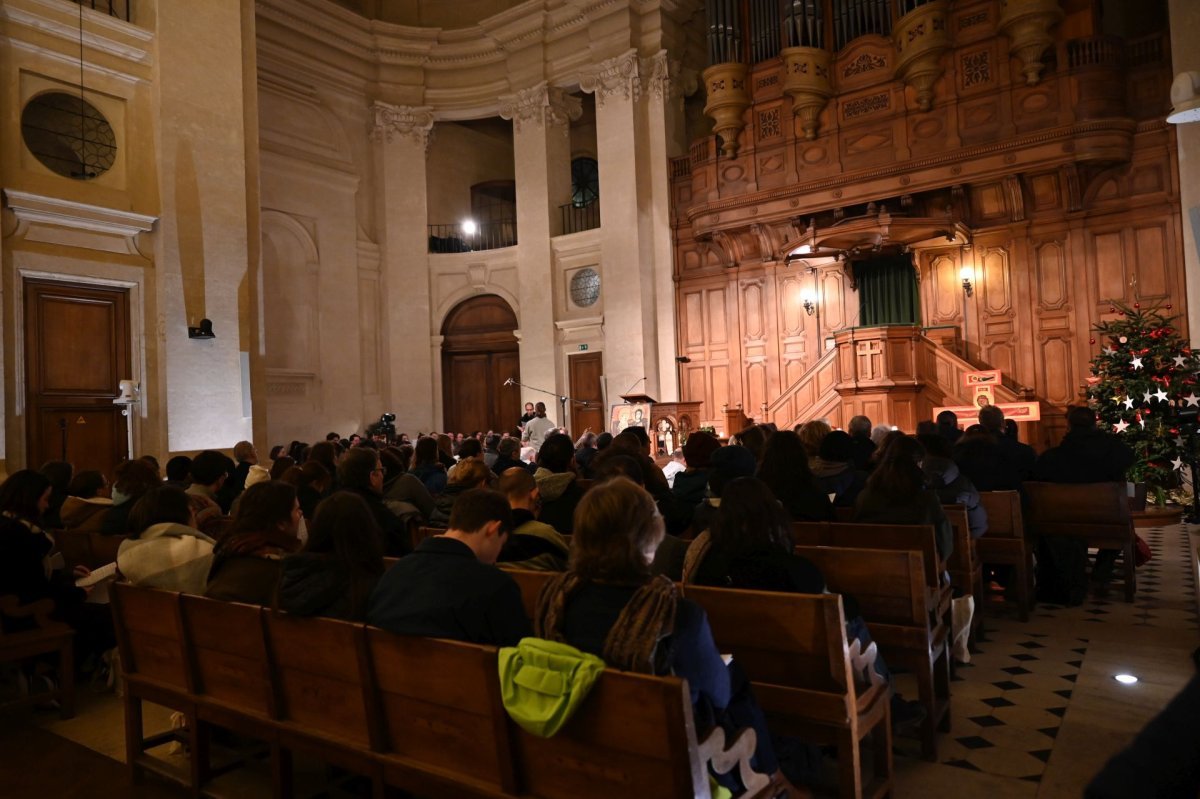 Prière du soir au Temple de Pentemont. © Marie-Christine Bertin / Diocèse de Paris.