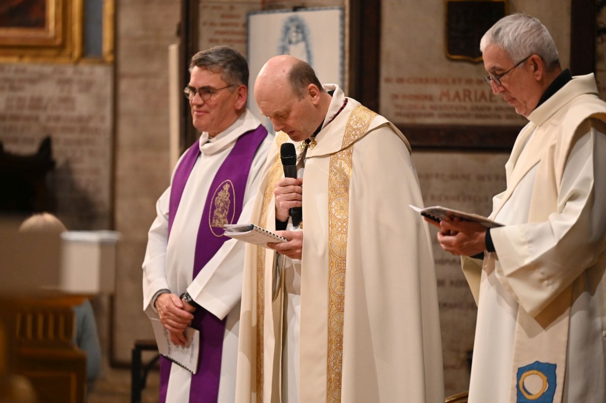 Veillée de l'espérance à la basilique Notre-Dame des Victoires. © Marie-Christine Bertin / Diocèse de Paris.
