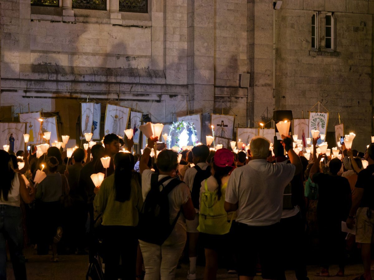 Procession de l'Assomption du Sacré-Cœur de Montmartre 2024. © Yannick Boschat / Diocèse de Paris.