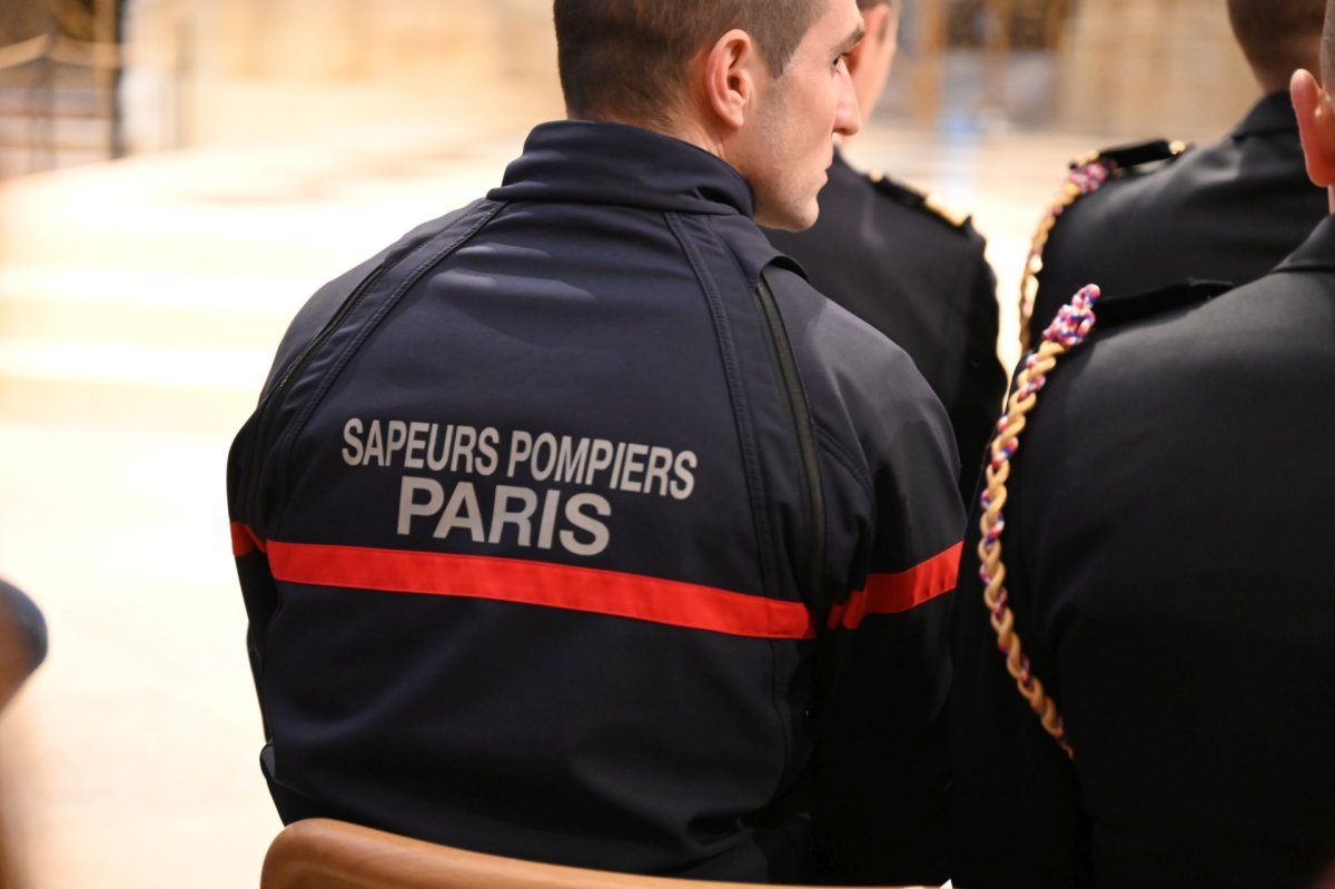 Messe en présence des Pompiers et des Compagnons. © Marie-Christine Bertin / Diocèse de Paris.