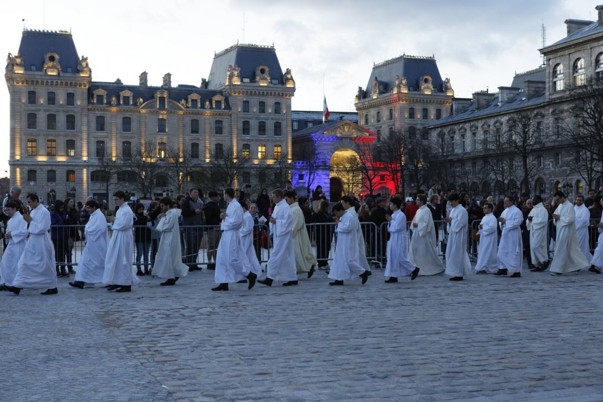 Procession de sortie. © Yannick Boschat / Diocèse de Paris.