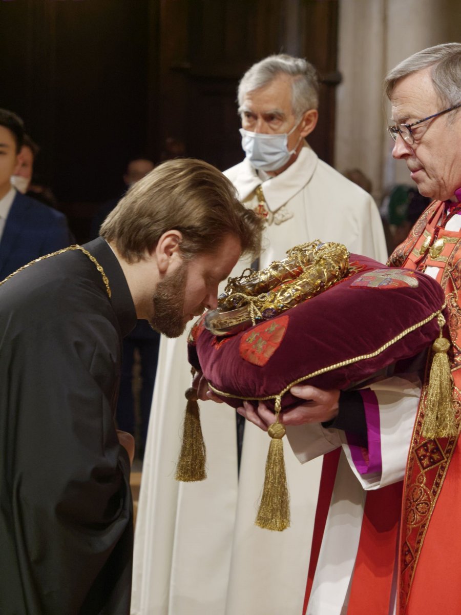 Ostention de la sainte couronne d'épines. © Yannick Boschat / Diocèse de Paris.