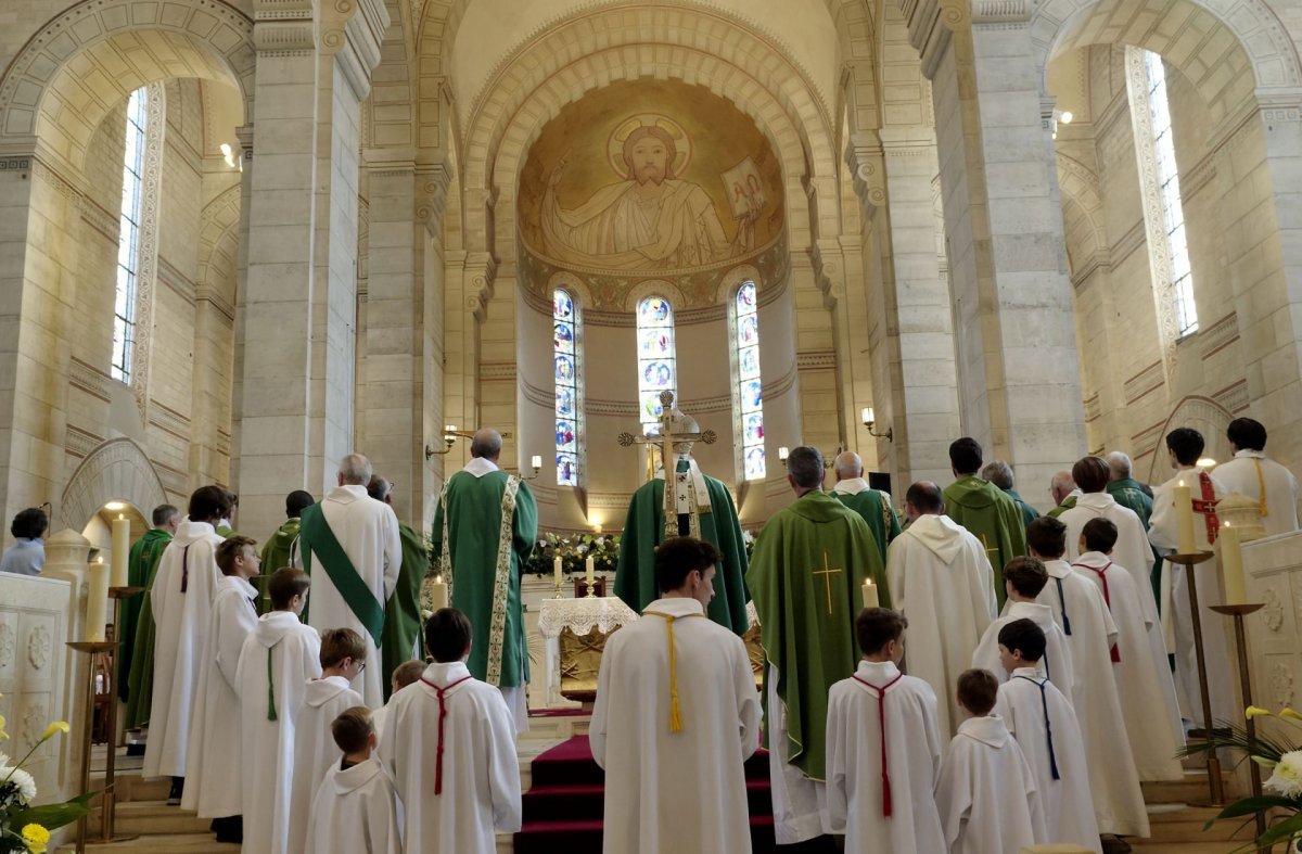 Inauguration de l'église restaurée de Notre-Dame d'Auteuil. © Trung Hieu Do / Diocèse de Paris.