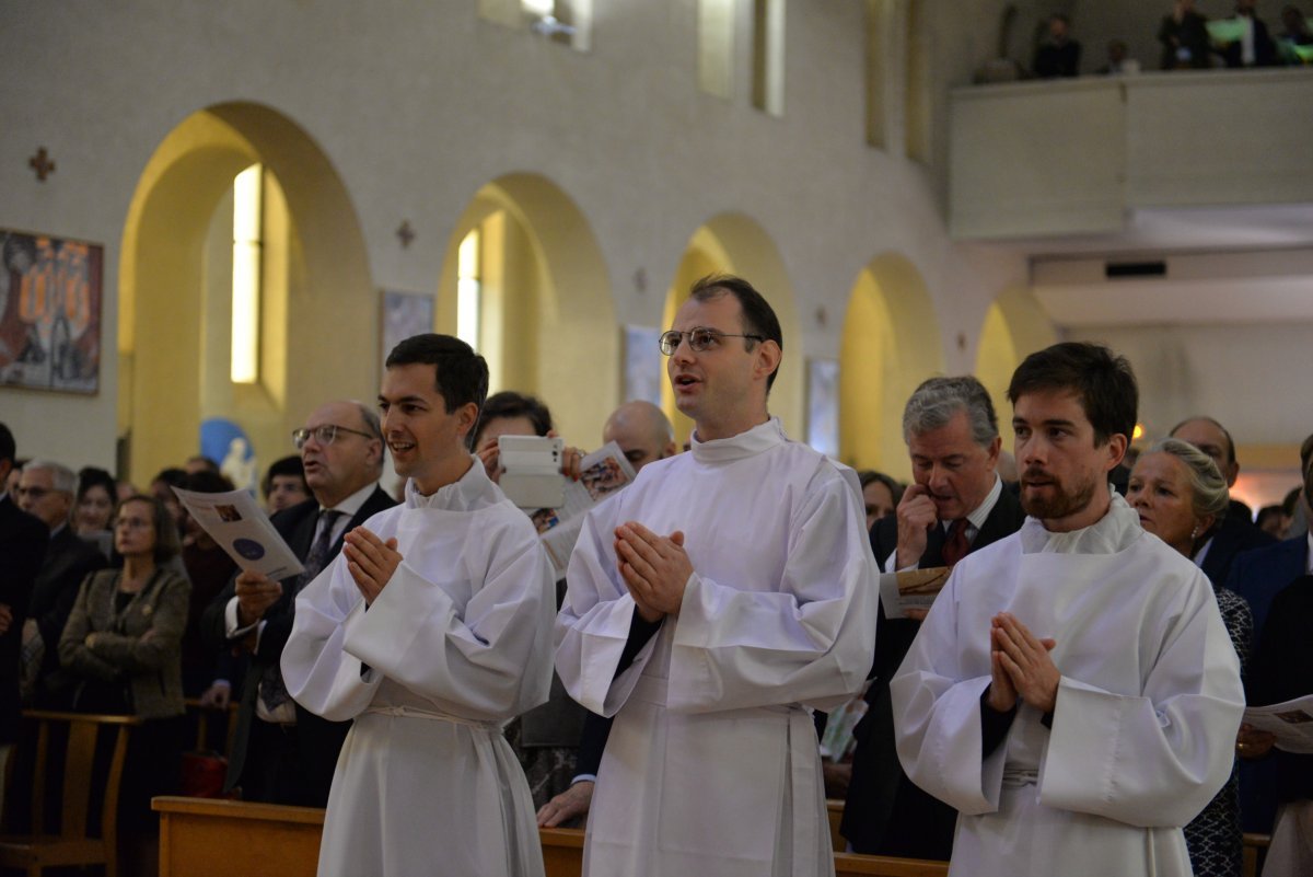 Ordinations d'Henri Beaussant, Philippe Cazala et Pierre-Henri Debray à (…). © Marie-Christine Bertin.