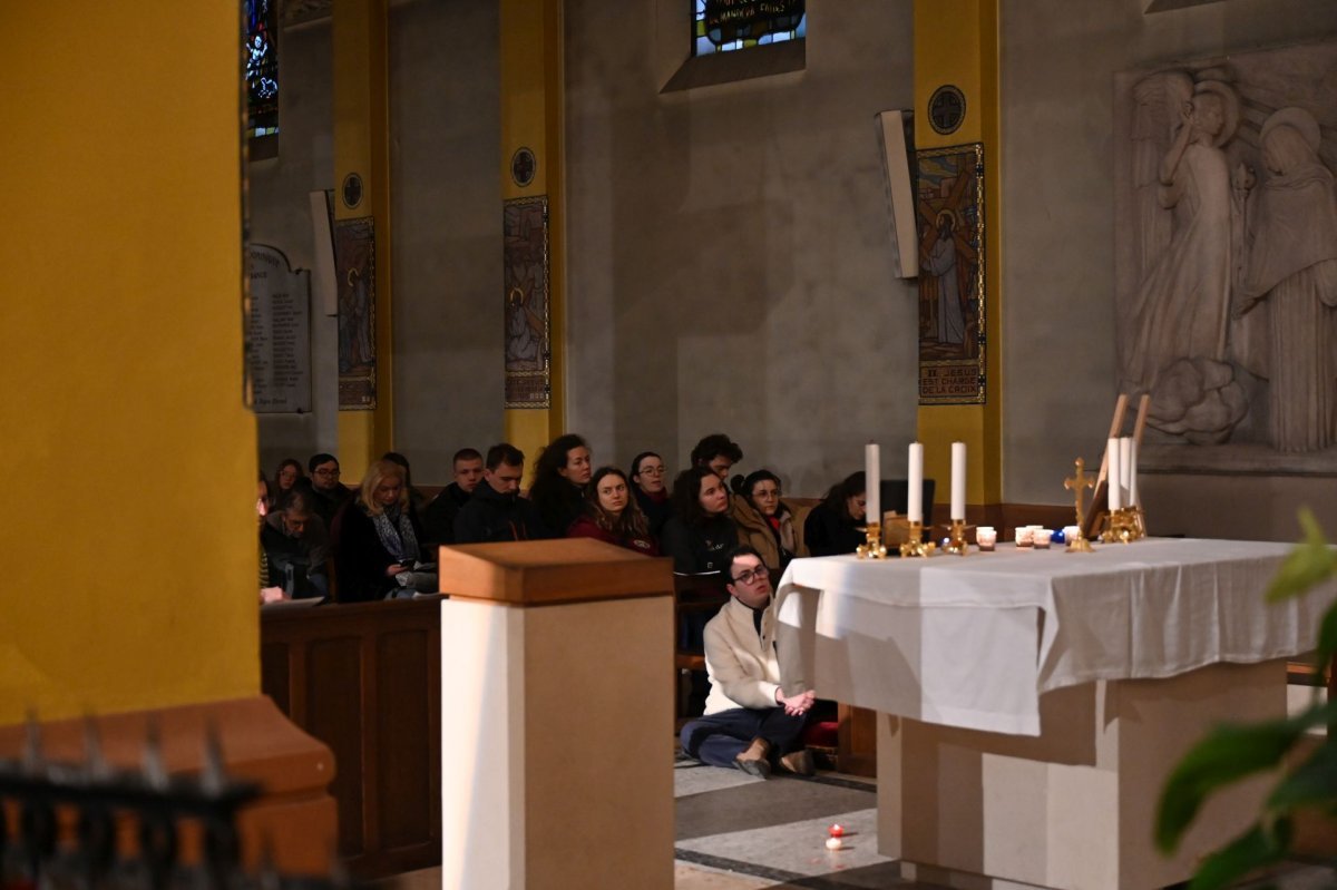 Prière du matin à Saint-Dominique. © Marie-Christine Bertin / Diocèse de Paris.