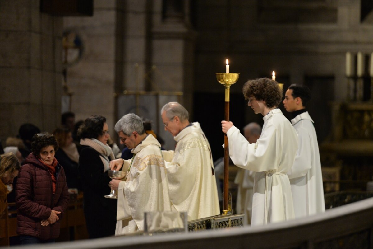 Procession Mariale, messe au Sacré-Coeur de Montmartre. © Marie-Christine Bertin / Diocèse de Paris.